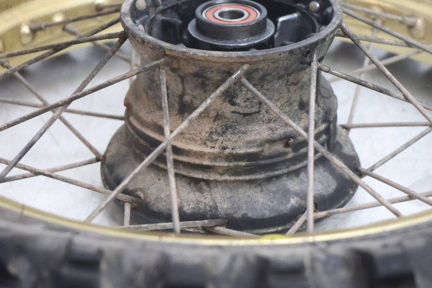 photo de REAR RIM AND TIRE SUZUKI DR S 600 (1985 - 1989) - Additional view of the item