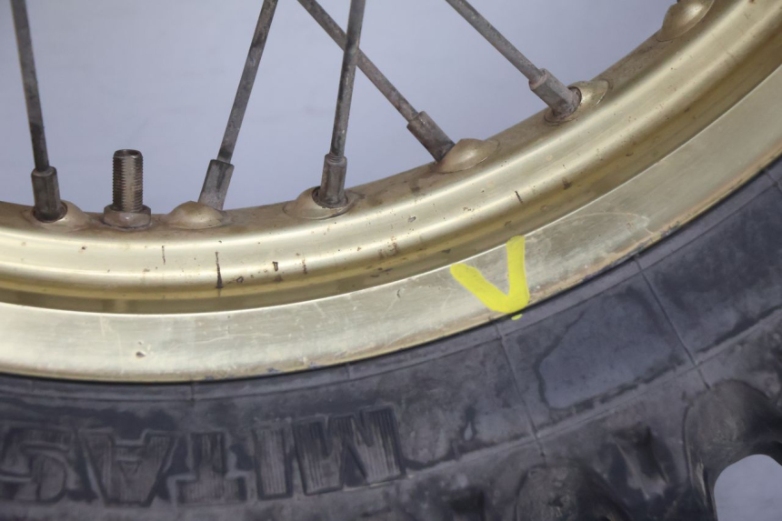 photo de REAR RIM AND TIRE SUZUKI DR S 600 (1985 - 1989) - Surface and material condition