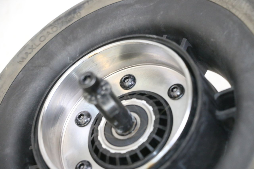 photo de REAR RIM AND TIRE SEGWAY NINEBOT E2 1 - Fixing points details