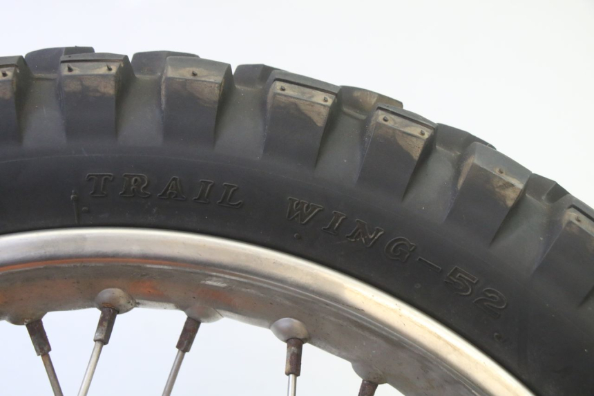 photo de REAR RIM AND TIRE APRILIA ETX 125 (1998 - 2002) - Supplementary product photo