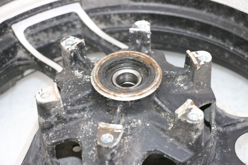 photo de REAR RIM AND TIRE YAMAHA FJ 36Y 1100 (1984 - 1985) - Product overview