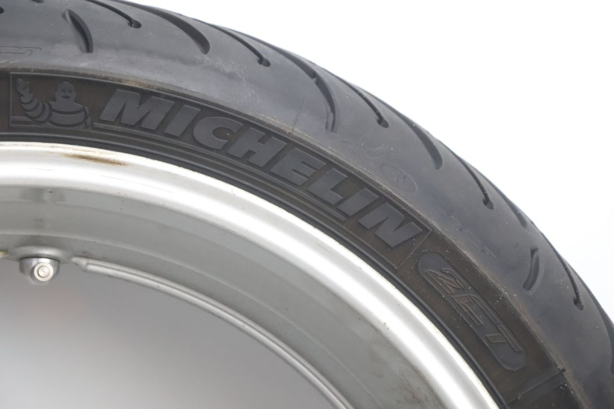 photo de REAR RIM AND TIRE YAMAHA FJR 1300 (2001 - 2005) - Additional view of the item
