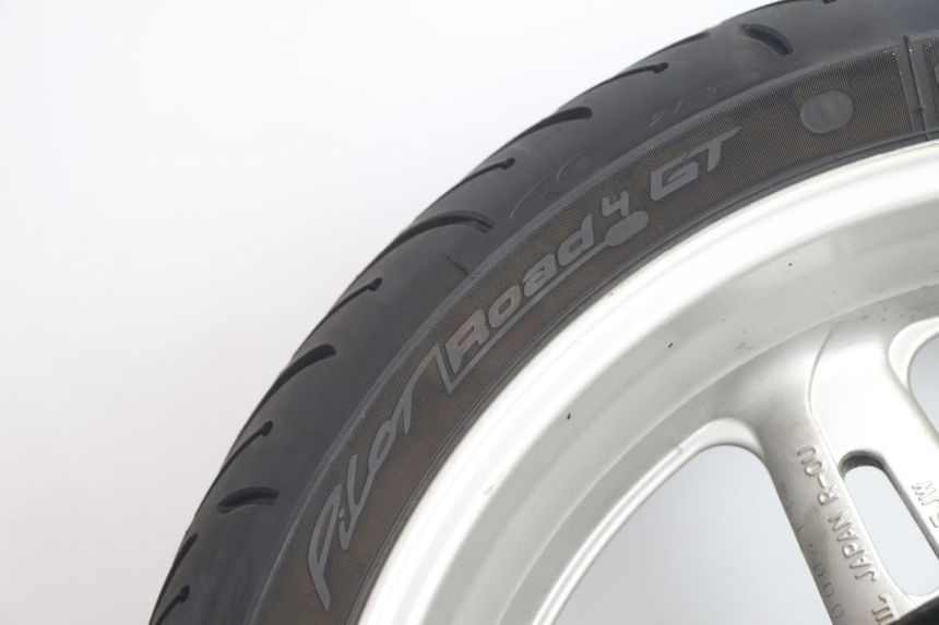 photo de REAR RIM AND TIRE YAMAHA FJR 1300 (2001 - 2005) - Distinctive features