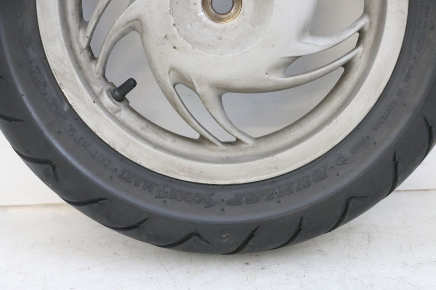 photo de REAR RIM AND TIRE PIAGGIO FLY 4T 50 (2013 - 2017) - Detailed visual inspection