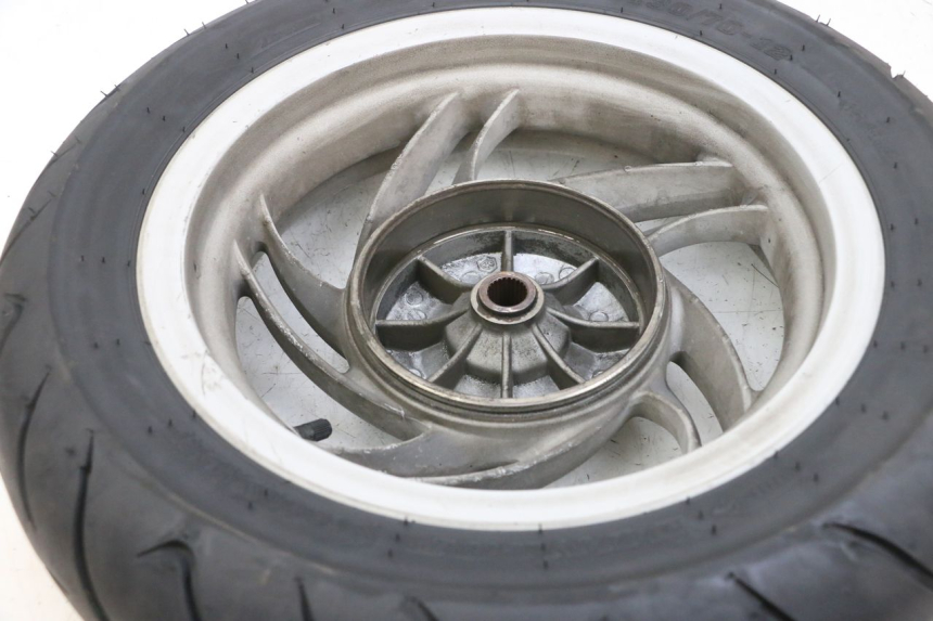 photo de REAR RIM AND TIRE PIAGGIO FLY 4T 50 (2013 - 2017) - Zoom on usage condition