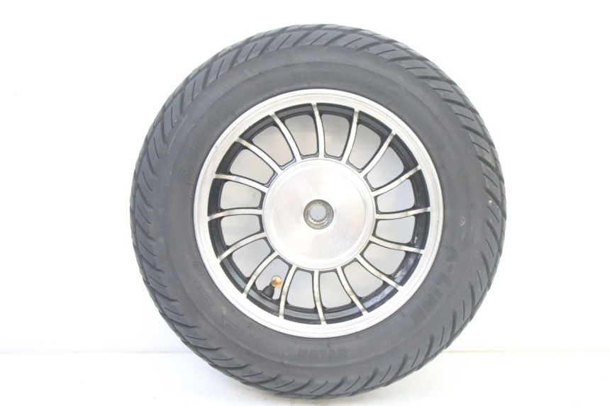 photo de REAR RIM AND TIRE VENESI FLY RETRO 4T 50 (2020 - 2025) - Main view