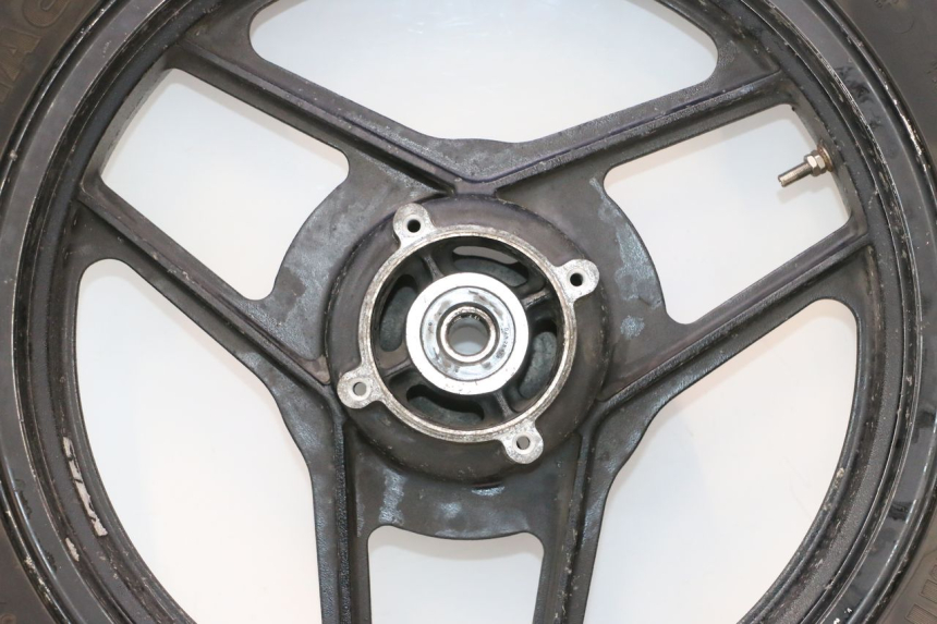 photo de REAR RIM AND TIRE KAWASAKI GPX F ZX750F 750 (1986 - 1990) - Focus on structure