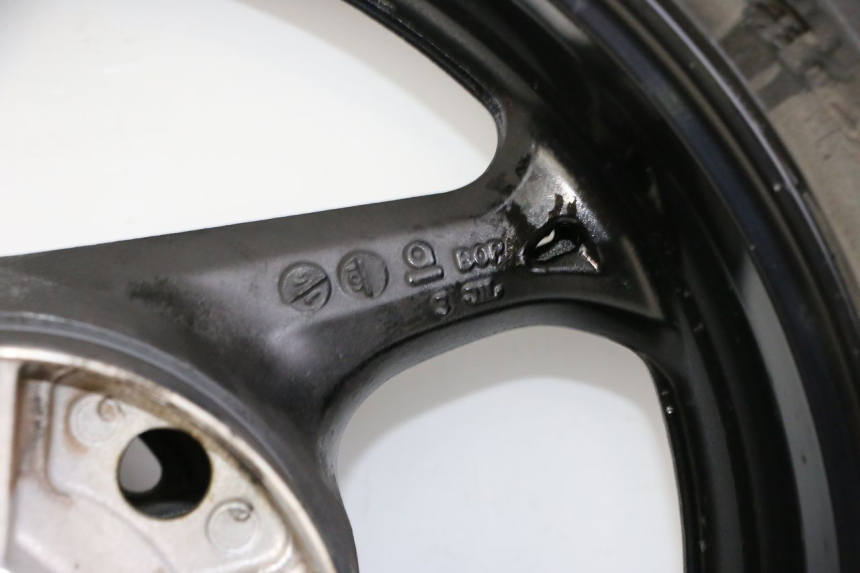 photo de REAR RIM AND TIRE SUZUKI GSR 750 (2011 - 2017) - Component zoom