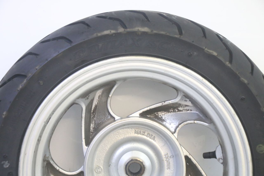 photo de REAR RIM AND TIRE SYM GTS EVO 125 (2009 - 2013) - Distinctive features