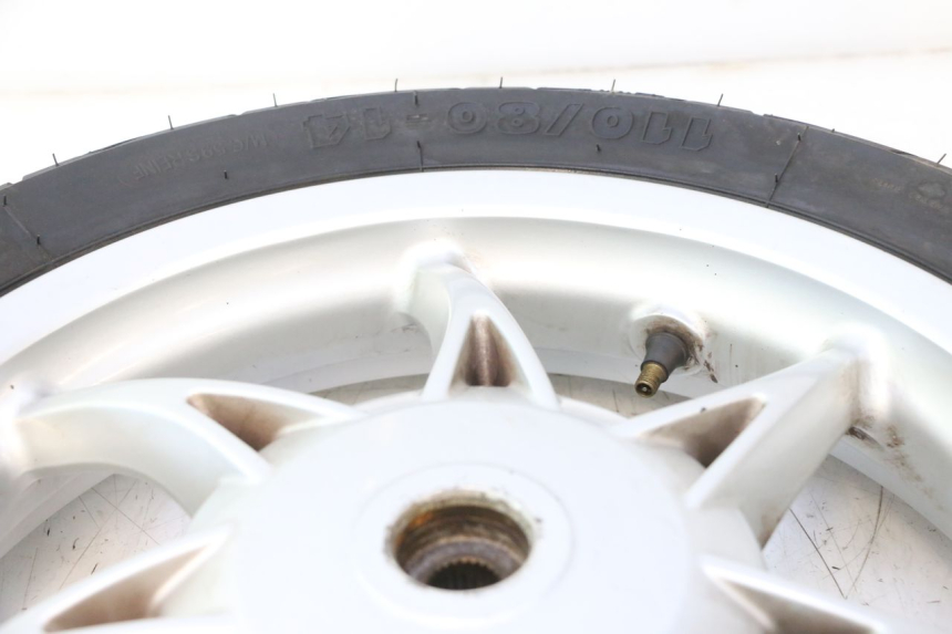 photo de REAR RIM AND TIRE PIAGGIO LIBERTY IGET S 125 (2016 - 2020) - Distinctive features