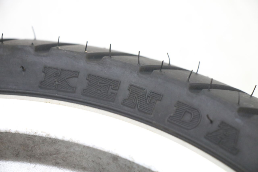 photo de REAR RIM AND TIRE LONGJIA SHARPY 125 (2020 - 2024) - Distinctive features