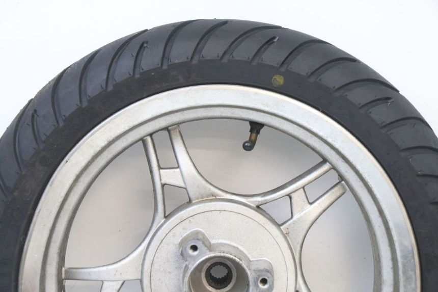 photo de REAR RIM AND TIRE LONGJIA SHARPY 125 (2020 - 2024) - Zoom on usage condition