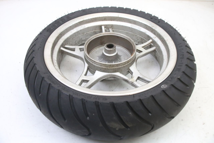 photo de REAR RIM AND TIRE LONGJIA SHARPY 125 (2020 - 2024) - Fixing points details