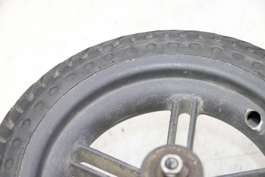 photo de REAR RIM AND TIRE XIAOMI MI PRO 2 1 - Technical close-up