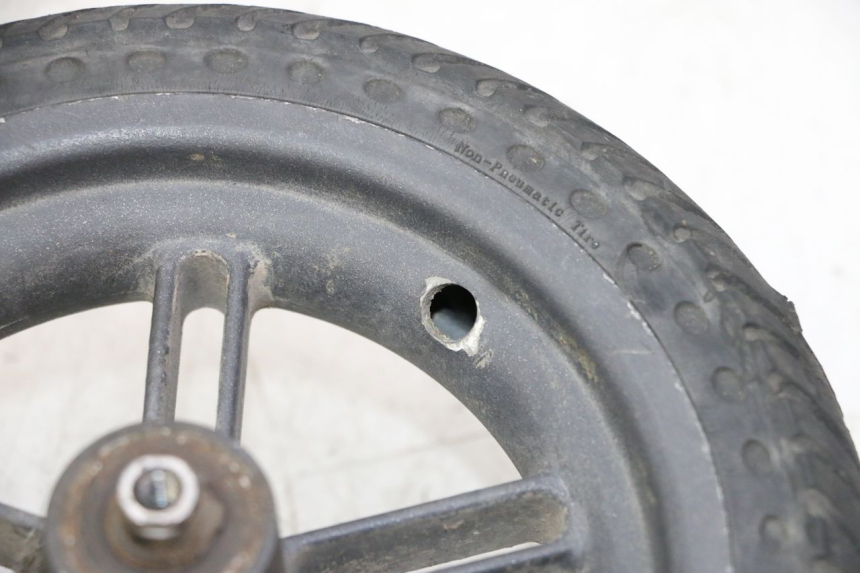 photo de REAR RIM AND TIRE XIAOMI MI PRO 2 1 - Fixing points details