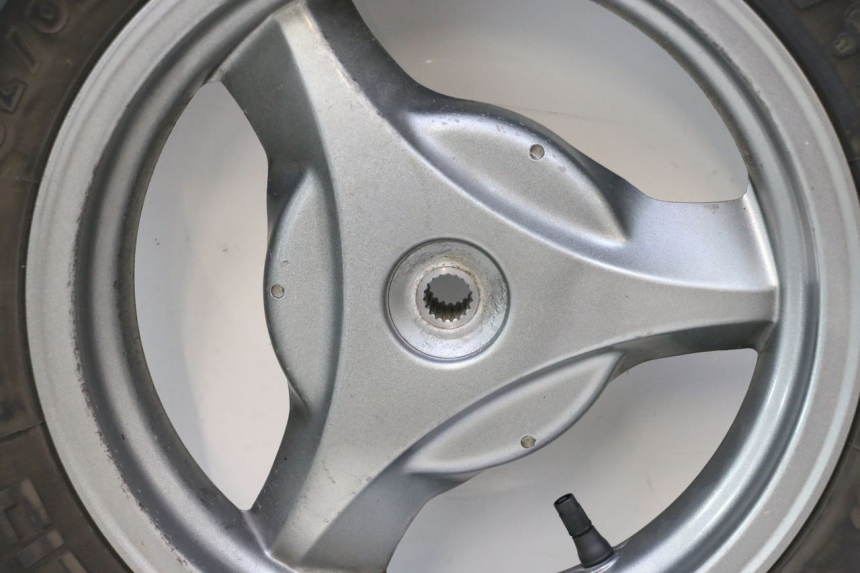 photo de REAR RIM AND TIRE KYMCO MOVIE S 125 (2009 - 2018) - Supplementary product photo
