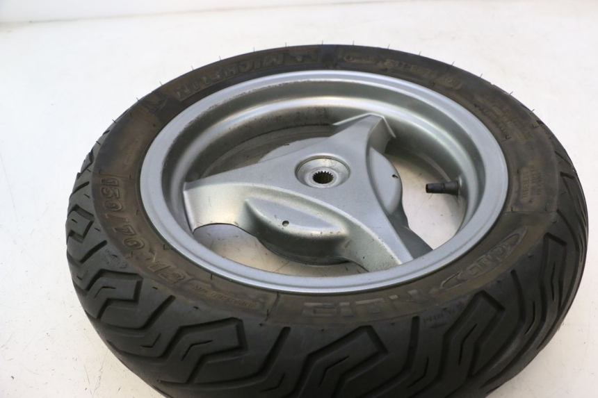 photo de REAR RIM AND TIRE KYMCO MOVIE S 125 (2009 - 2018) - Alternative perspective