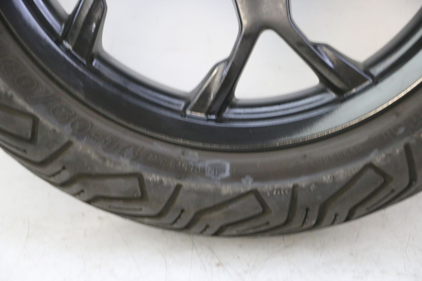 photo de REAR RIM AND TIRE PIAGGIO MP3 HPE 310 (2024 - 2025) - Distinctive features