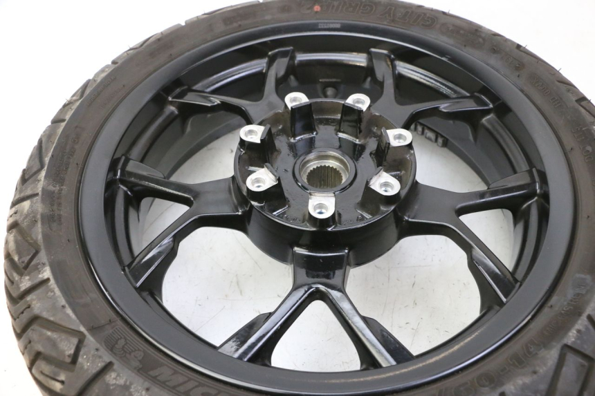 photo de REAR RIM AND TIRE PIAGGIO MP3 HPE 310 (2024 - 2025) - Product overview