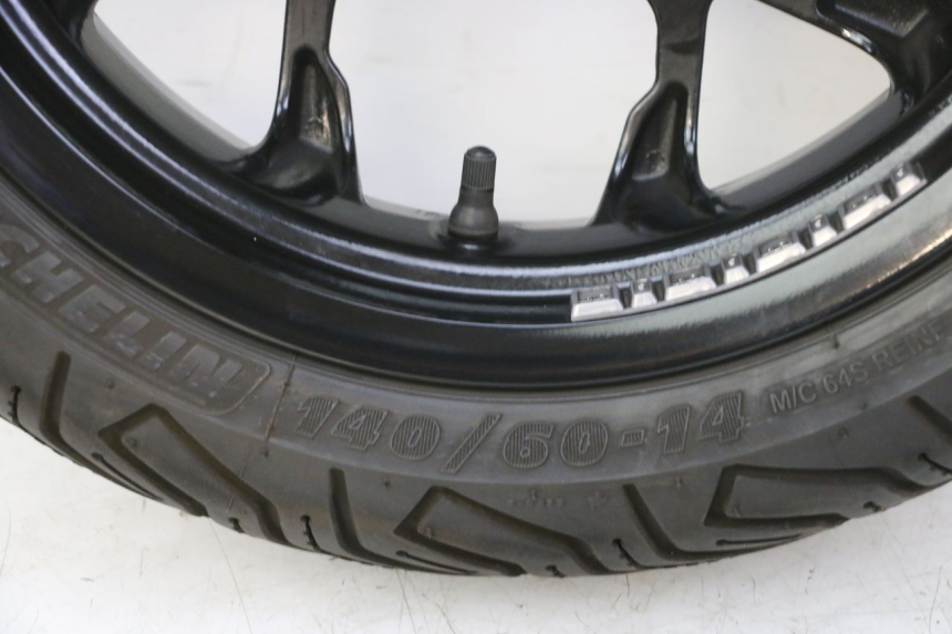photo de REAR RIM AND TIRE PIAGGIO MP3 HPE 310 (2024 - 2025) - Checked used part