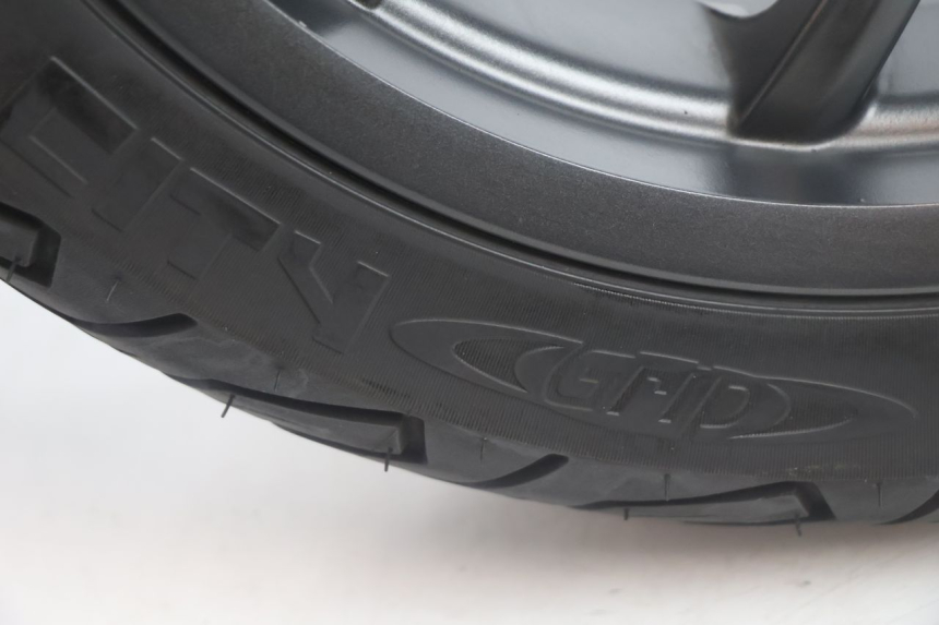 photo de REAR RIM AND TIRE PIAGGIO MP3 HPE 530 (2022 - 2026) - Used quality zoom