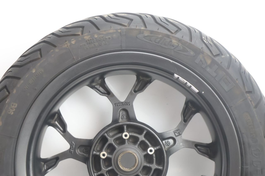 photo de REAR RIM AND TIRE PIAGGIO MP3 HPE 530 (2022 - 2026) - Markings and original references