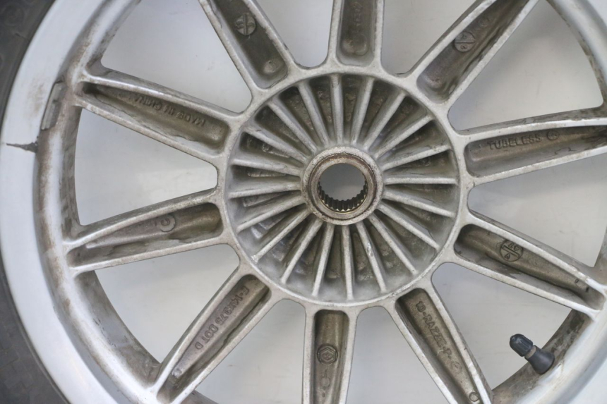 photo de REAR RIM AND TIRE PIAGGIO MP3 LT 300 (2010 - 2016) - Fixing points details