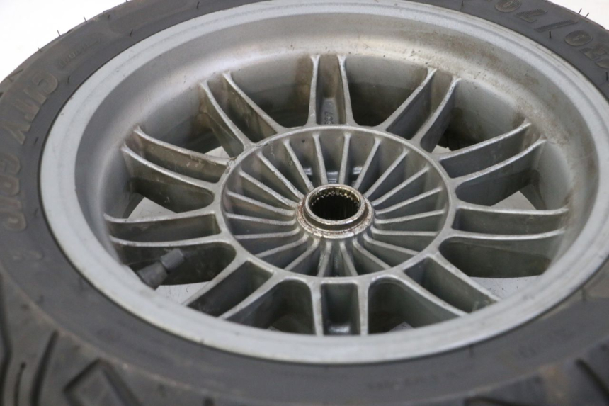 photo de REAR RIM AND TIRE PIAGGIO MP3 125 (2006 - 2014) - Alternative perspective