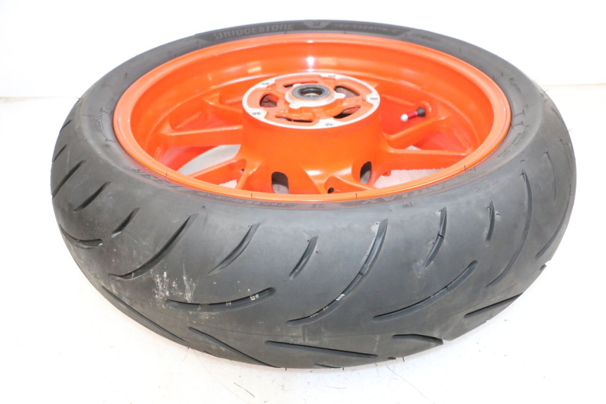 photo de REAR RIM AND TIRE YAMAHA MT-07 MT07 ABS 700 (2018 - 2020) - Surface and material condition
