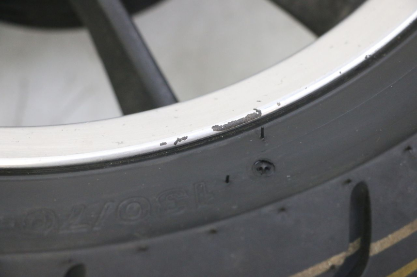 photo de REAR RIM AND TIRE KYMCO LIKE 4T 50 (2019 - 2025) - Surface and material condition