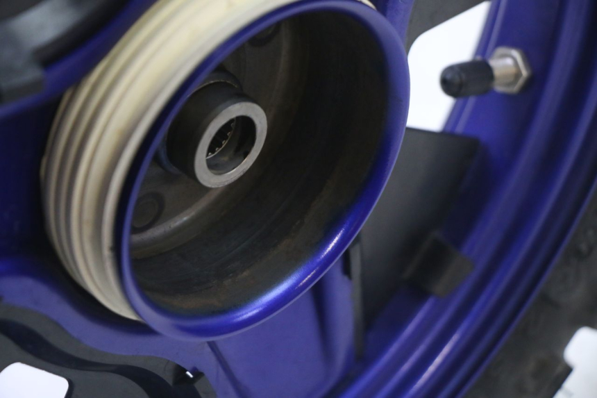 photo de REAR RIM AND TIRE YAMAHA PW 50 (1984 - 2025) - Distinctive features