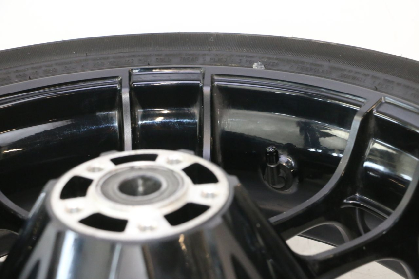 photo de REAR RIM AND TIRE HARLEY DAVIDSON ROAD GLIDE FLTRXSE 1920 (2018 - 2022) - Distinctive features
