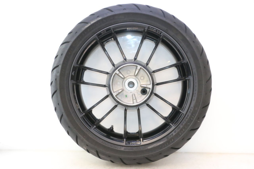 photo de REAR RIM AND TIRE HARLEY DAVIDSON ROAD GLIDE FLTRXSE 1920 (2018 - 2022) - Zoom on usage condition