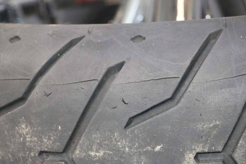 photo de REAR RIM AND TIRE HARLEY DAVIDSON ROAD GLIDE FLTRXSE 1920 (2018 - 2022) - Technical close-up