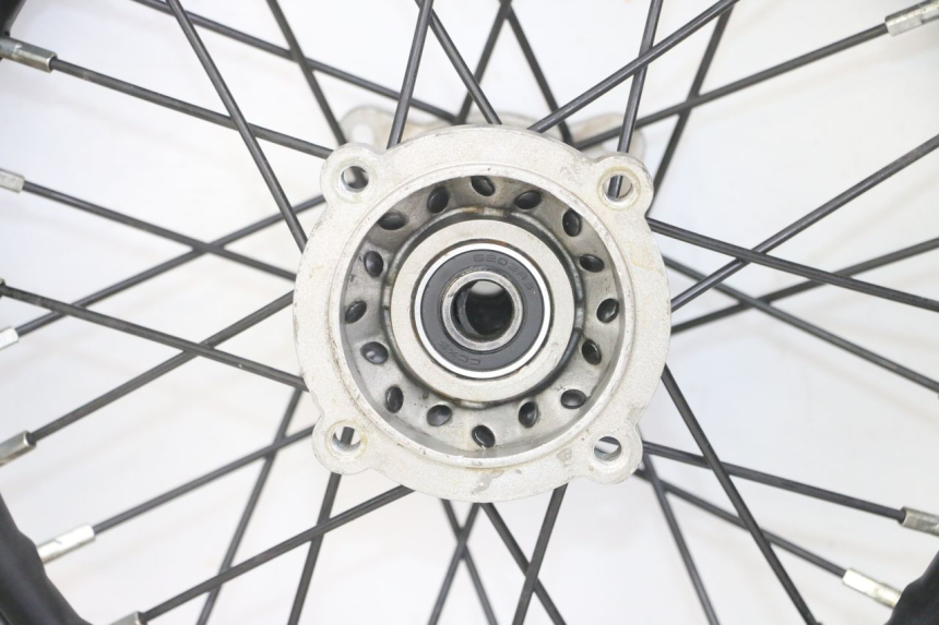 photo de REAR RIM AND TIRE APOLLO RXF 125 - Distinctive features