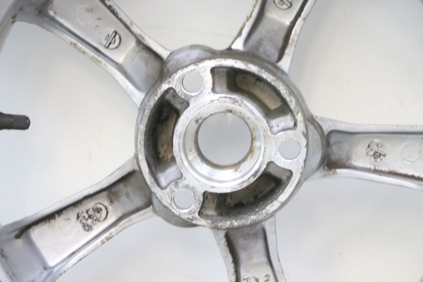 photo de REAR RIM AND TIRE PEUGEOT SATELIS 125 (2006 - 2009) - Component zoom