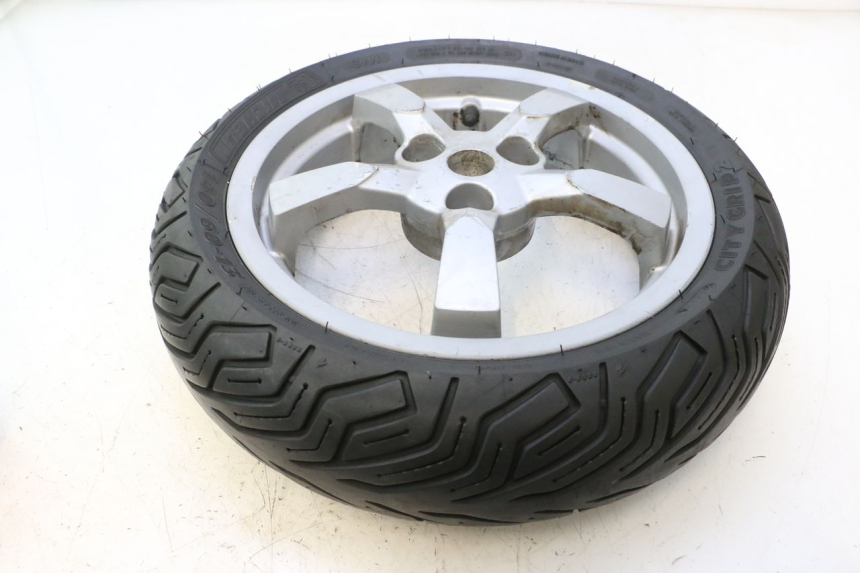photo de REAR RIM AND TIRE PEUGEOT SATELIS 125 (2006 - 2009) - Fixing points details