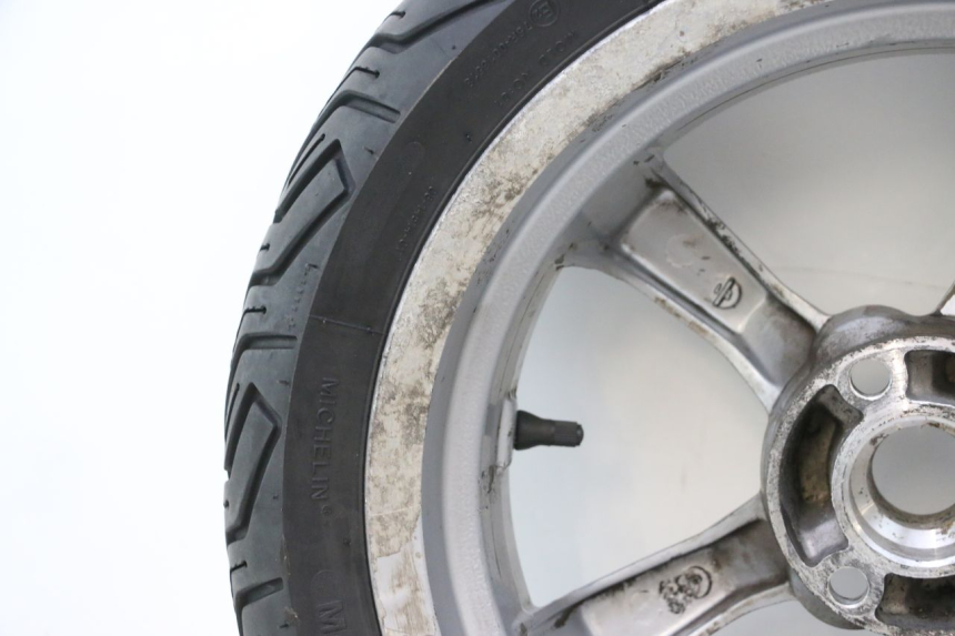 photo de REAR RIM AND TIRE PEUGEOT SATELIS 125 (2006 - 2009) - Surface and material condition