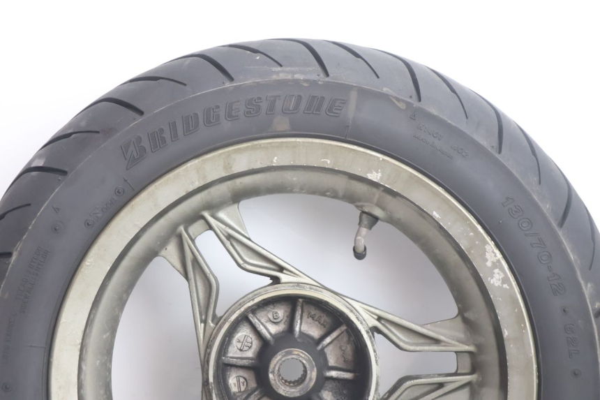 photo de REAR RIM AND TIRE RIDE SLASH 2T 50 (2012 - 2014) - Fixing points details