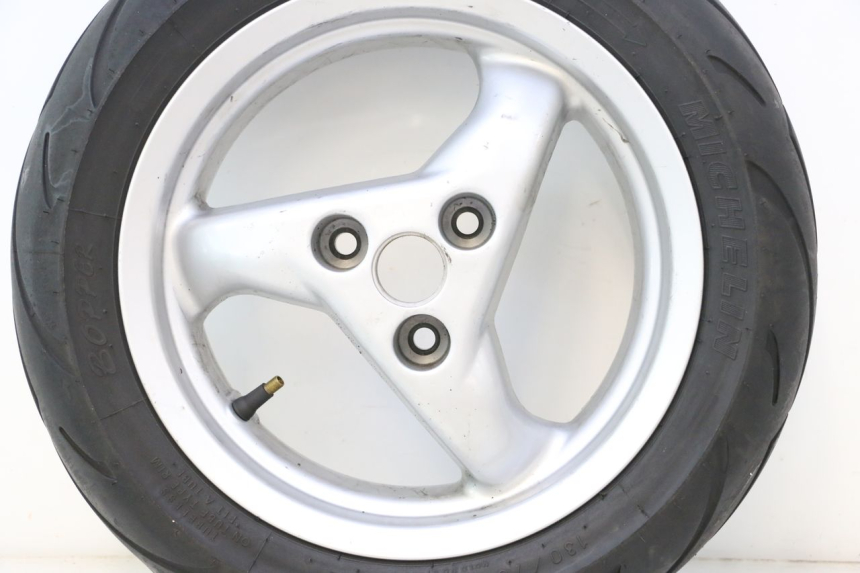 photo de REAR RIM AND TIRE PEUGEOT SPEEDFIGHT LC 50 (1996 - 2002) - High-resolution close-up