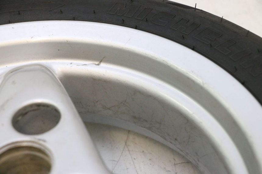 photo de REAR RIM AND TIRE PEUGEOT SPEEDFIGHT LC 50 (1996 - 2002) - Technical close-up
