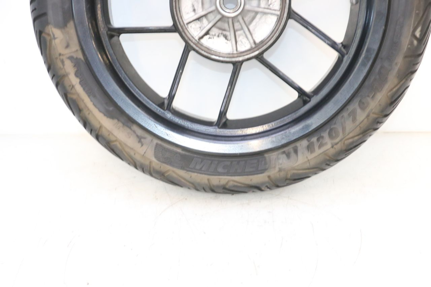 photo de REAR RIM AND TIRE APRILIA SR MOTARD 50 (2012 - 2018) - Zoom on usage condition