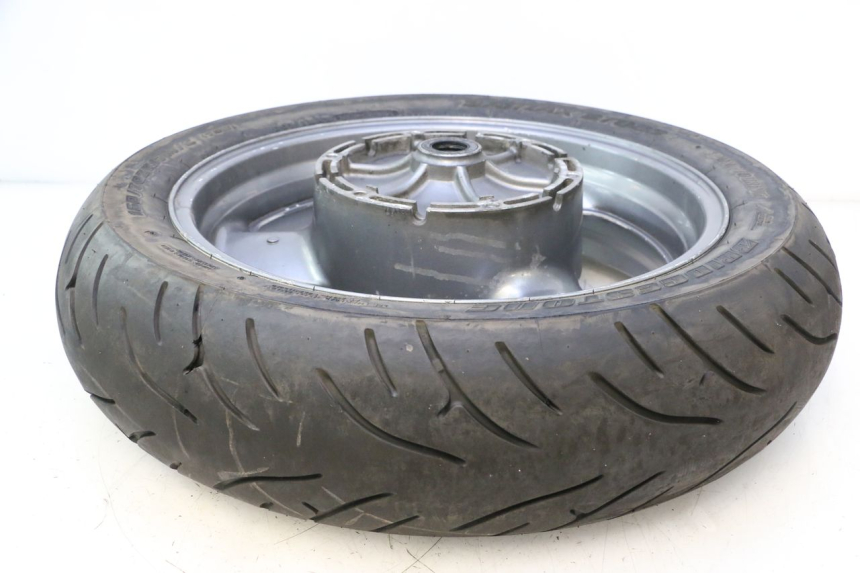 photo de REAR RIM AND TIRE HONDA ST PAN EUROPEAN 1100 (1990 - 2002) - High-resolution close-up
