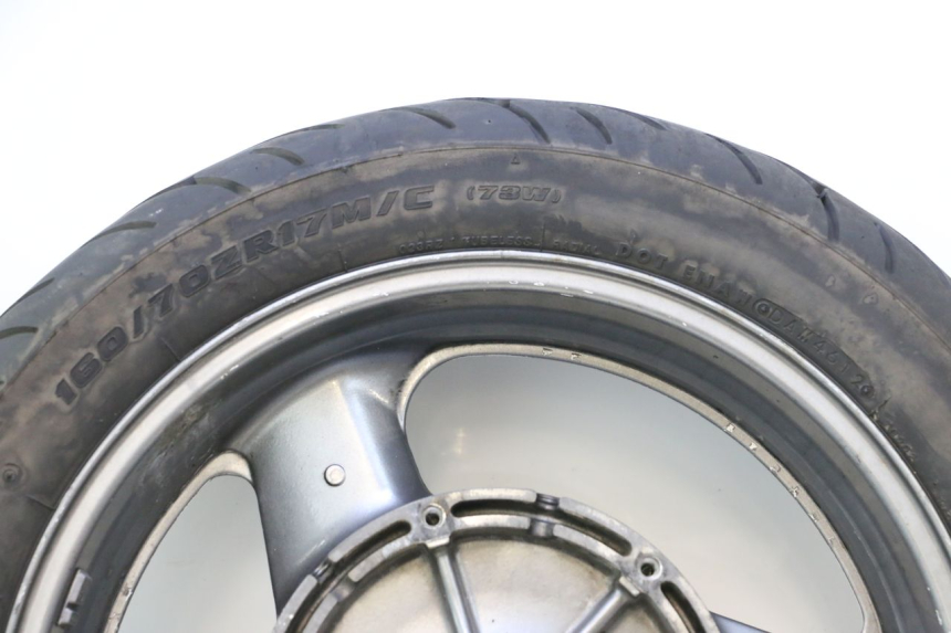 photo de REAR RIM AND TIRE HONDA ST PAN EUROPEAN 1100 (1990 - 2002) - Zoom on usage condition