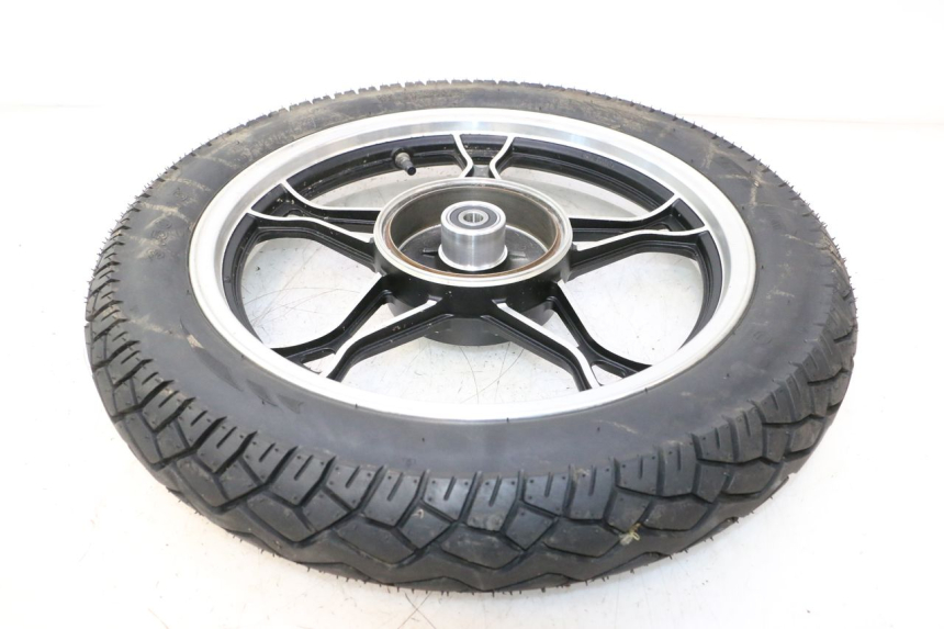 photo de REAR RIM AND TIRE YAMASAKI STREET 50 (2013 - 2018) - Technical close-up