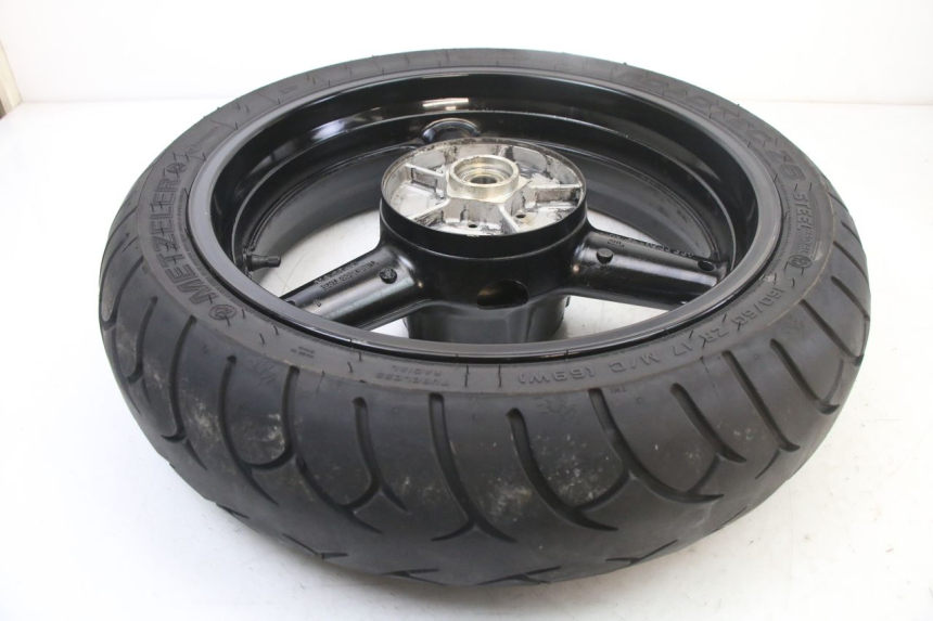 photo de REAR RIM AND TIRE SUZUKI GSX F GSXF 650 (2007 - 2015) - Fixing points details