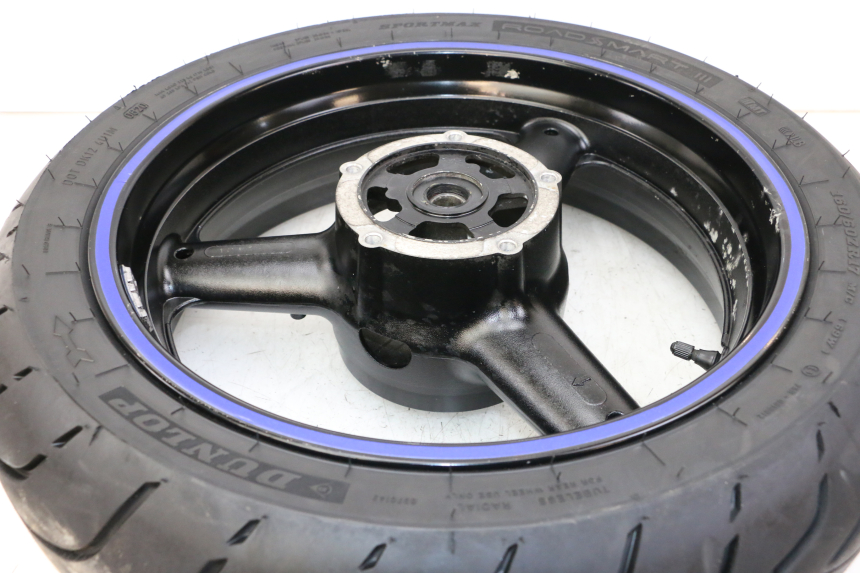 photo de REAR RIM AND TIRE SUZUKI GSX F GSXF 650 (2007 - 2015) - Distinctive features