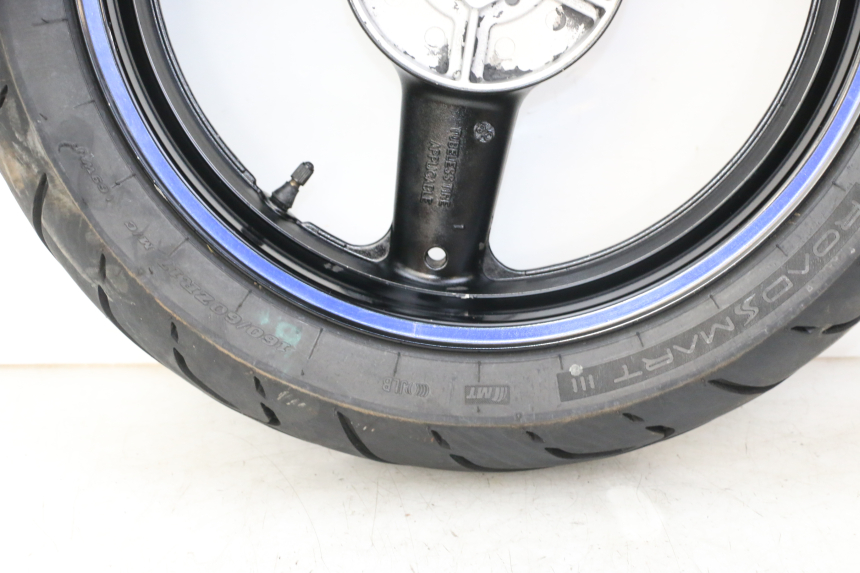 photo de REAR RIM AND TIRE SUZUKI GSX F GSXF 650 (2007 - 2015) - Alternative perspective