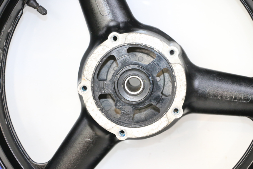 photo de REAR RIM AND TIRE SUZUKI GSX F GSXF 650 (2007 - 2015) - Technical close-up