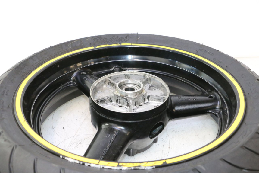 photo de REAR RIM AND TIRE SUZUKI SV S 650 (2003 - 2009) - Zoom on usage condition